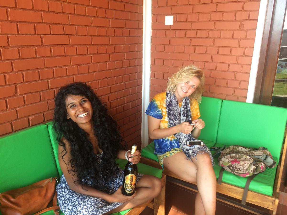 Explore Hostels Negombo Kochchikade Екстер'єр фото