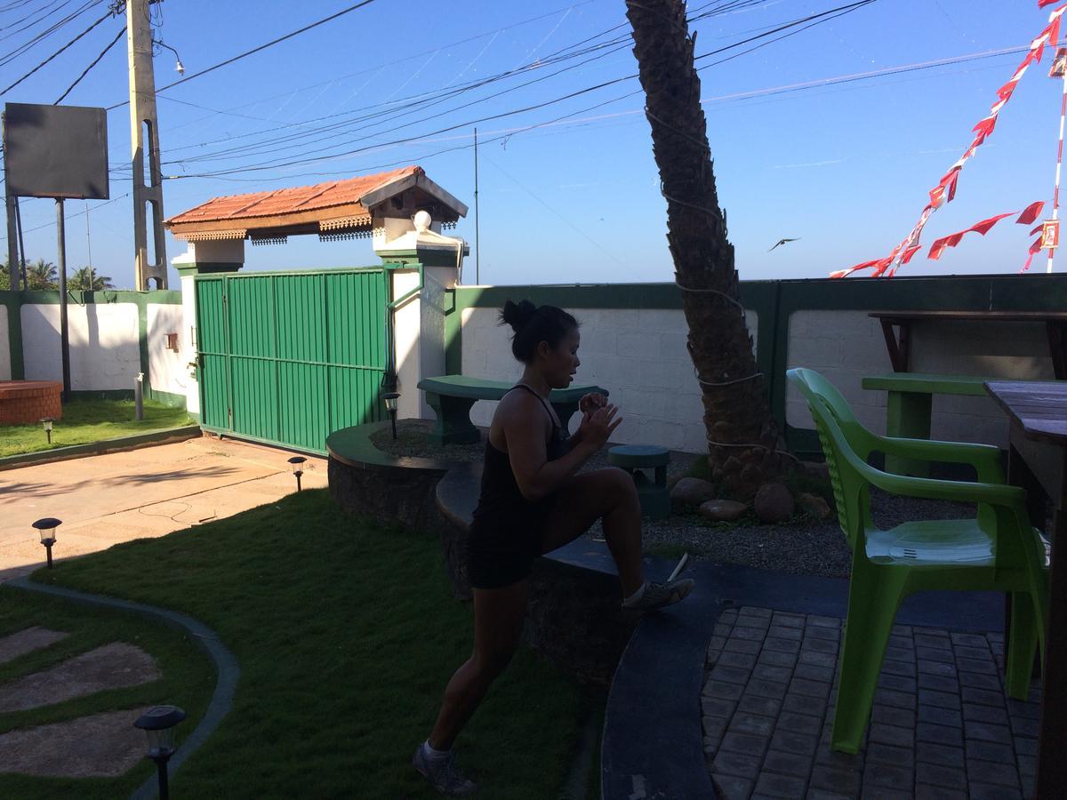 Explore Hostels Negombo Kochchikade Екстер'єр фото