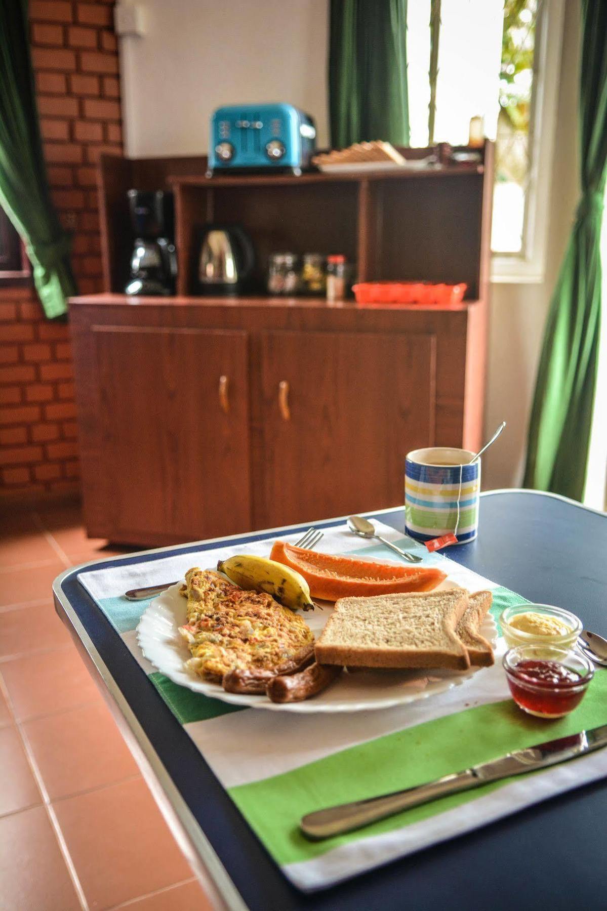Explore Hostels Negombo Kochchikade Екстер'єр фото