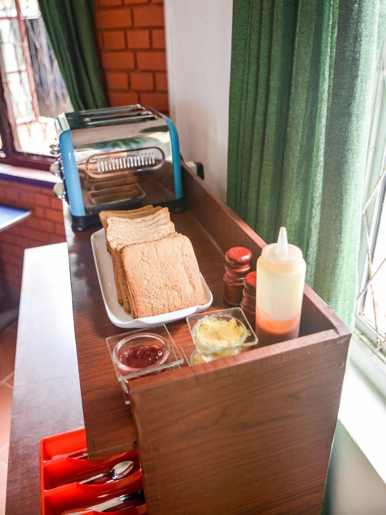 Explore Hostels Negombo Kochchikade Екстер'єр фото