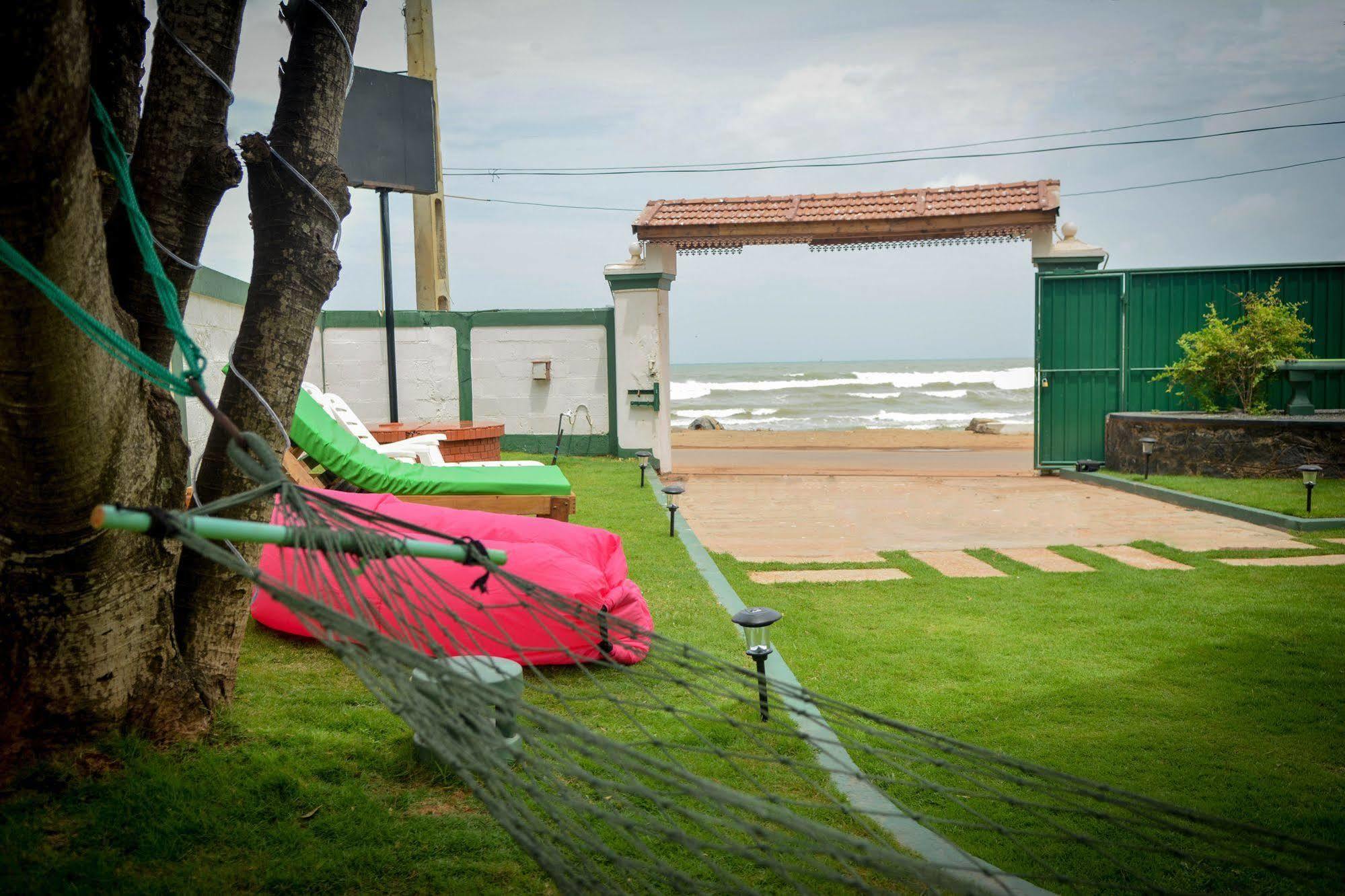 Explore Hostels Negombo Kochchikade Екстер'єр фото