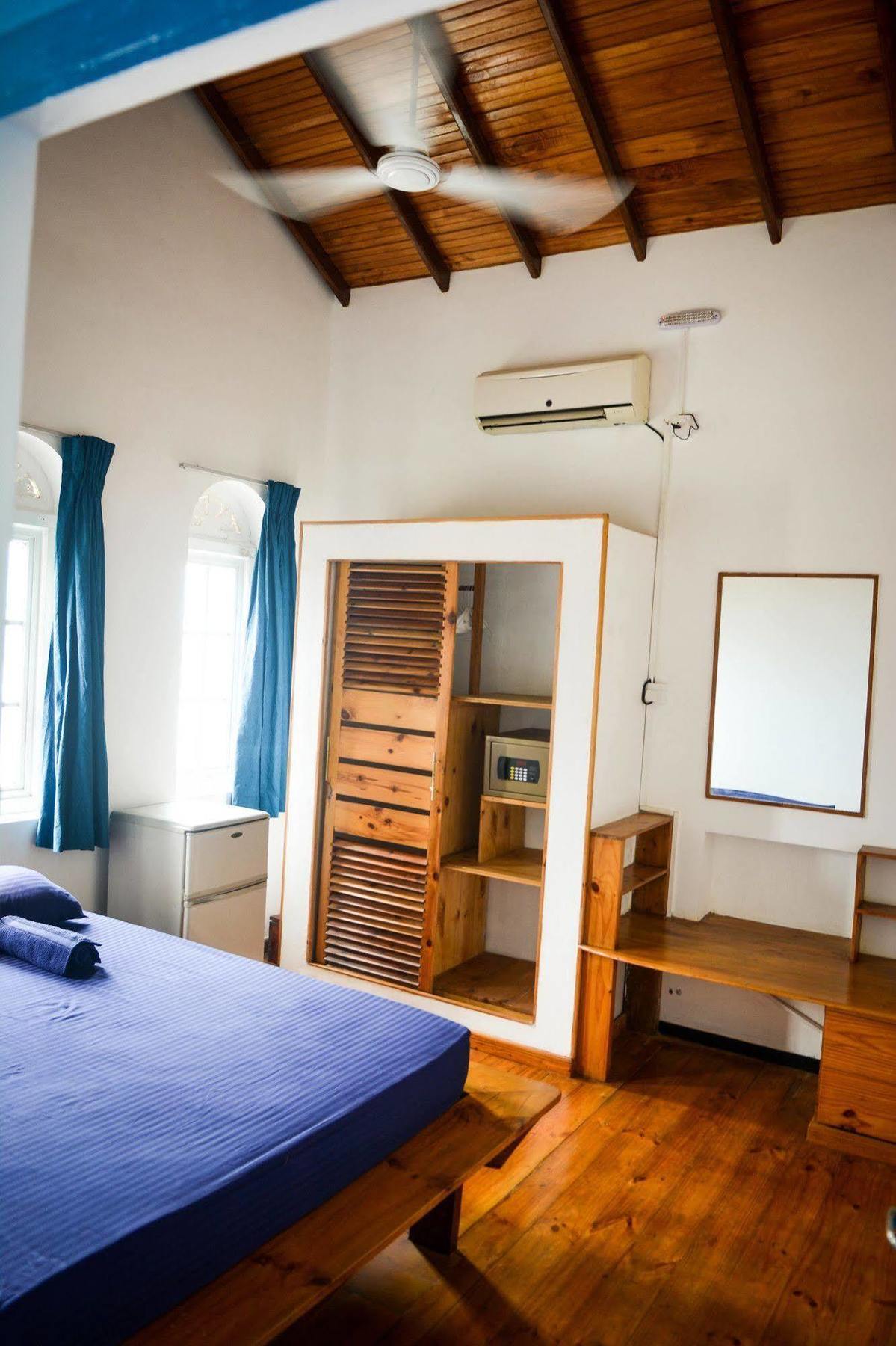 Explore Hostels Negombo Kochchikade Екстер'єр фото