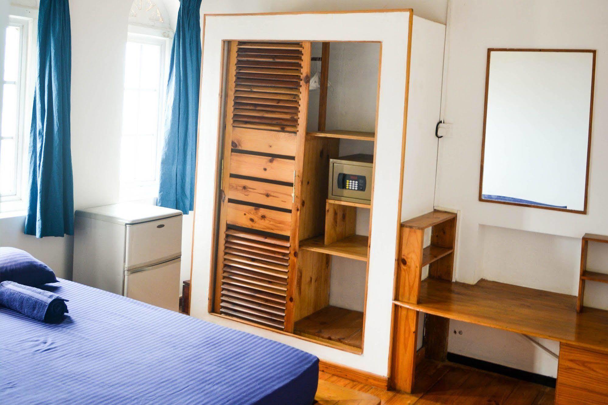 Explore Hostels Negombo Kochchikade Екстер'єр фото